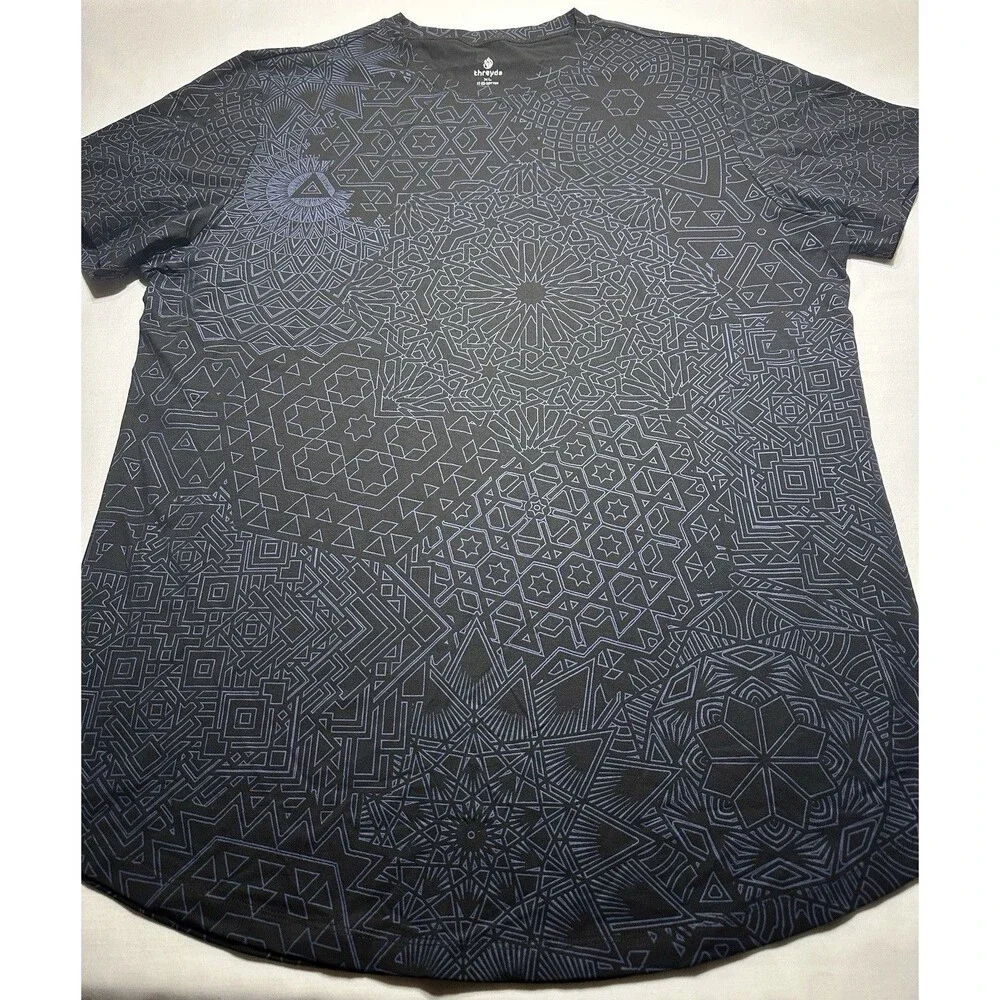 Threyda Geometric Pattern Short Sleeve Shirt Men's Size XL Artist Driven Apparel - Picture 2 of 8